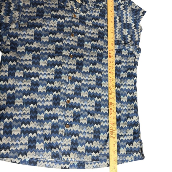 L.L. Bean Shirt Mens Large Blue Chevron Tropics Hawaiian Button Up Traditional - Picture 5 of 5